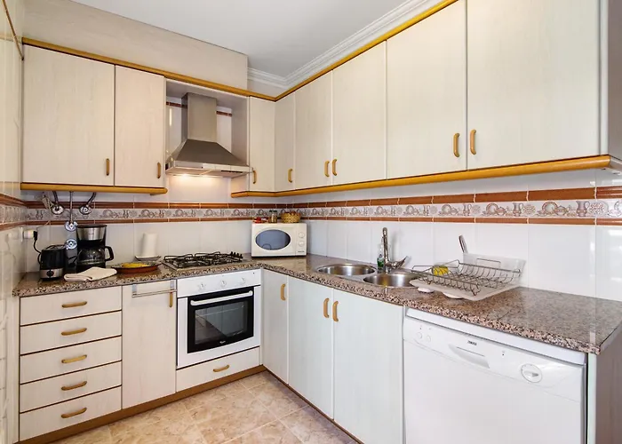 V2 A 400 M Da Da Falesia * 阿尔布费拉