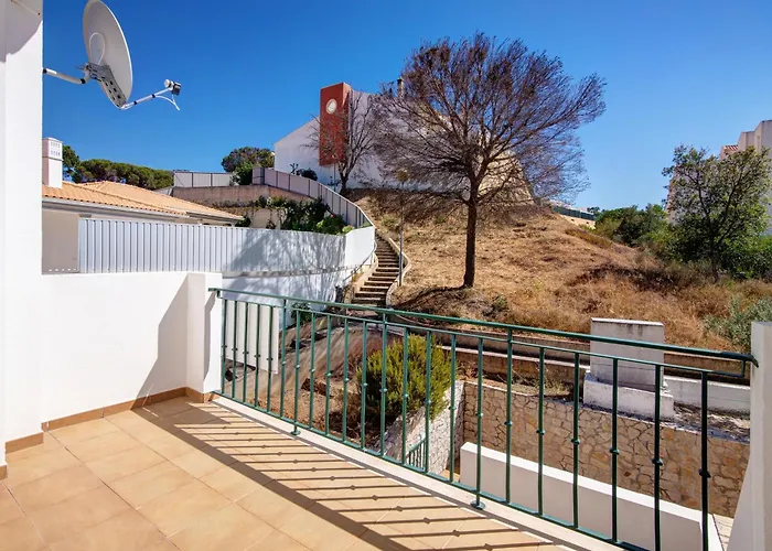 V2 A 400 M Da Da Falesia * 阿尔布费拉